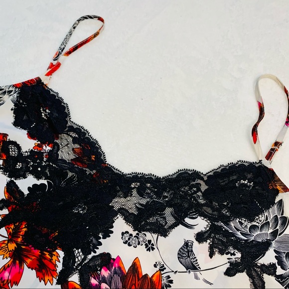 Bebe Silk Cami with Lace Detail - Picture 4 of 7